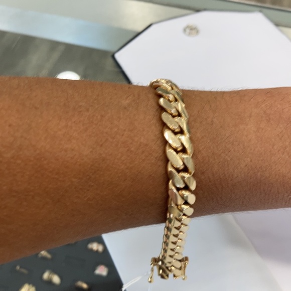 57g of 10k Cuban Link Bracelet - Picture 9 of 10